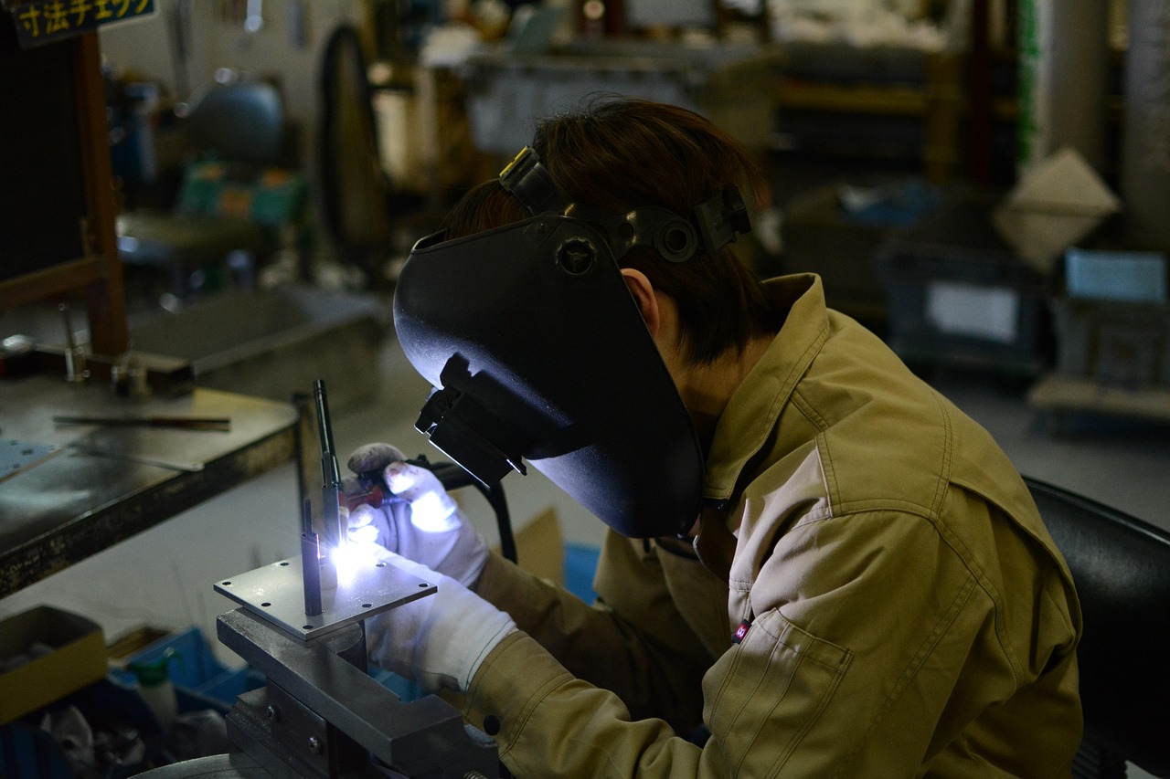 AI in Manufacturing and Logistics: Revolutionizing Industry in 2025